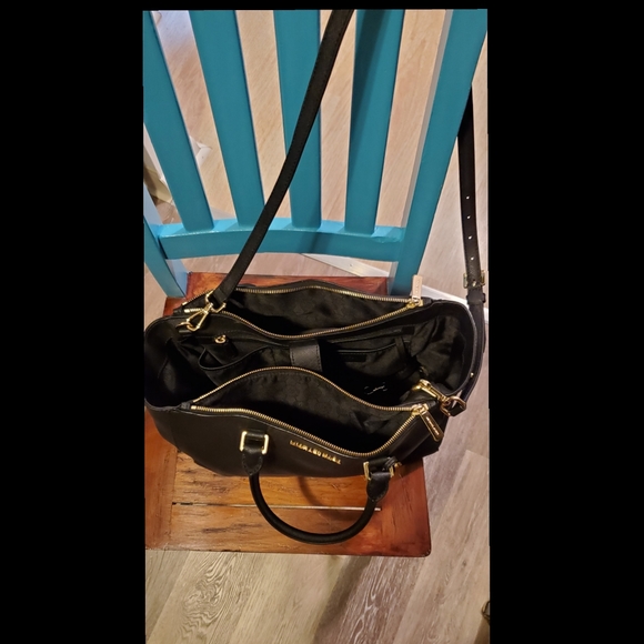 Michael Kors Purse - Picture 2 of 8